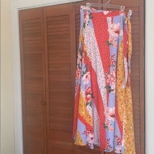 Maxi colorful skirt!